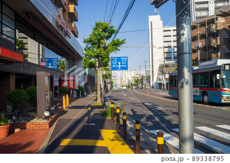 環状2号線屏風浦駅前から16号方面を見る 89338795