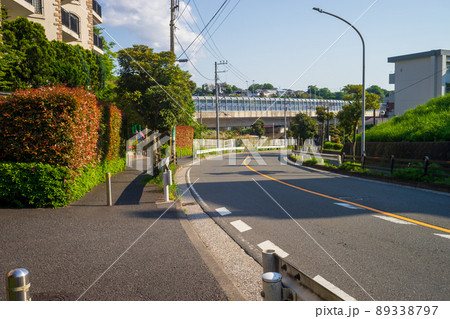 汐見台トンネル付近から屏風浦駅方向を見る 89338797