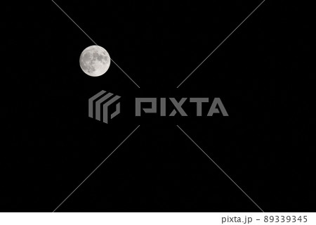 満月　月　夜空 89339345