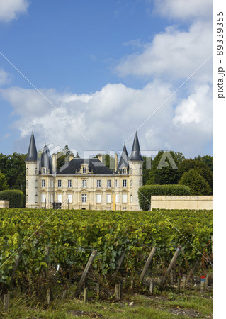 Chateau Pichon Longueville Baron, Medoc, France Chateau Pichon Longueville Baron, Medoc, France 89339355