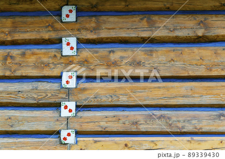 Old wooden houses in village Osturna, Spiska magura region, Slovakia 89339430