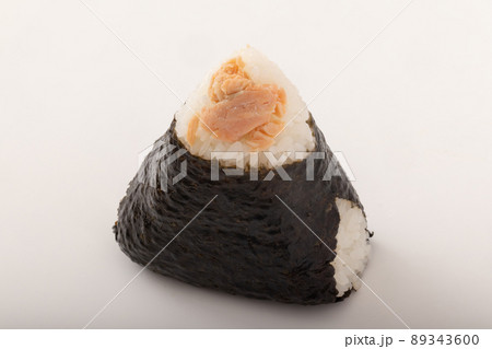 鮭おにぎり 89343600