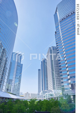 [東京都]品川駅周辺のビル群 89347238