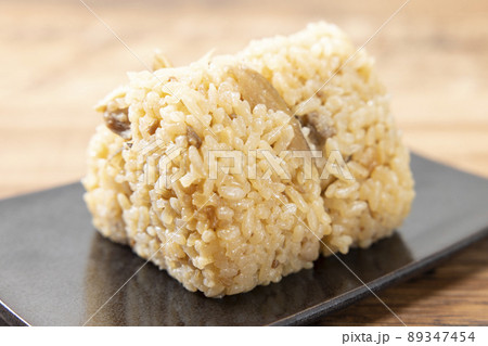 かしわめしおにぎり 89347454