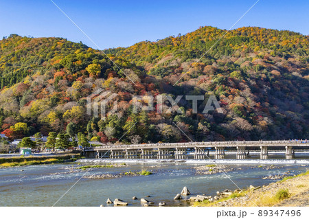 嵐山　渡月橋　紅葉　秋 89347496