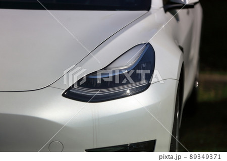 車のヘッドライト イメージ 車のヘッドライト イメージ 89349371