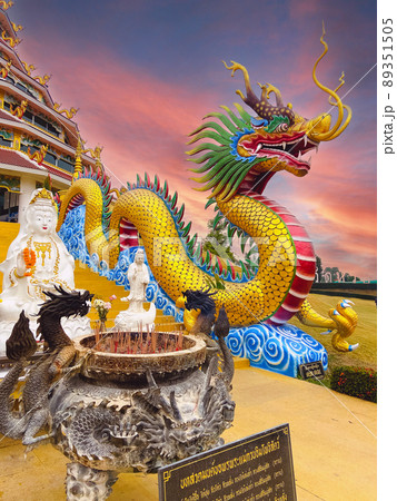 White Buddha Wat Huay Pla Kang temple, Chiang Rai, Thailand White Buddha Wat Huay Pla Kang temple, Chiang Rai, Thailand 89351505