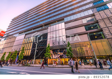 日本の東京都市景観 5月GW。3年ぶり、行動制限がないゴールデンウィーク。銀座はホコ天=5月3日 日本の東京都市景観 5月GW。3年ぶり、行動制限がないゴールデンウィーク。銀座はホコ天=5月3日 89352078