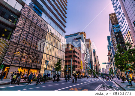 日本の東京都市景観 5月GW。3年ぶり、行動制限がないゴールデンウィーク。銀座はホコ天＝5月3日 89353772