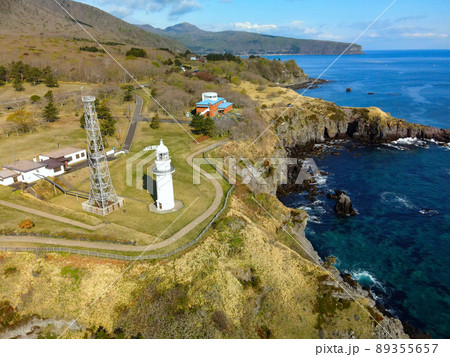 春の北海道函館市で恵山岬灯台の風景を撮影 89355657