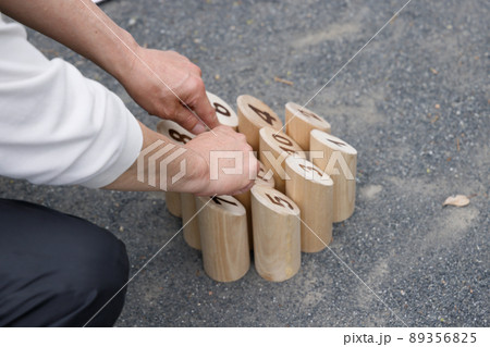 フィンランドの伝統的なスポーツ、モルック フィンランドの伝統的なスポーツ、モルック 89356825