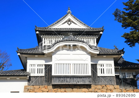 【岡山県】快晴下の備中松山城 89362690