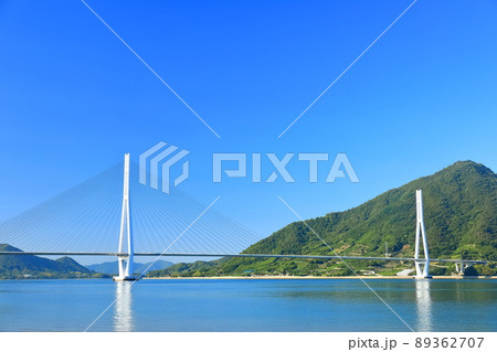 【愛媛県】快晴下の多々羅大橋（しまなみ海道） 89362707