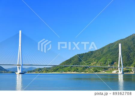 【愛媛県】快晴下の多々羅大橋（しまなみ海道） 89362708