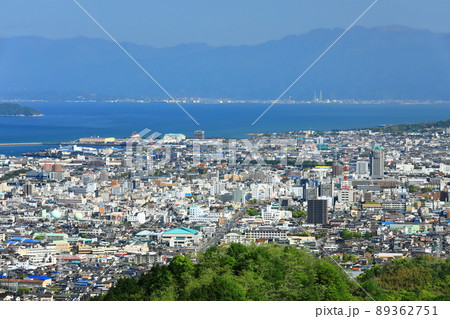 【愛媛県】晴天下の今治市中心街の眺望 【愛媛県】晴天下の今治市中心街の眺望 89362751