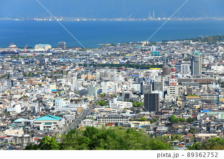 【愛媛県】晴天下の今治市中心街の眺望 【愛媛県】晴天下の今治市中心街の眺望 89362752