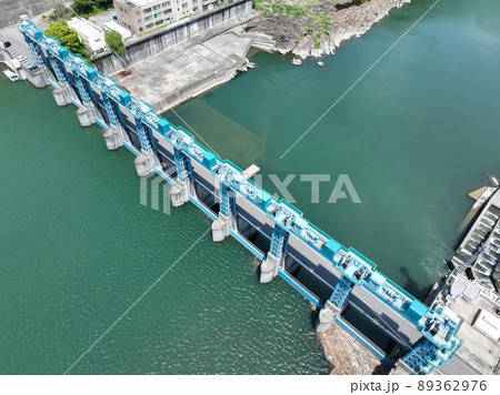 徳島県三好市　池田ダム 89362976
