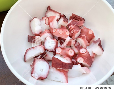 白いお皿に入ったたこ 写真素材 白いお皿に入ったたこ 写真素材 89364670