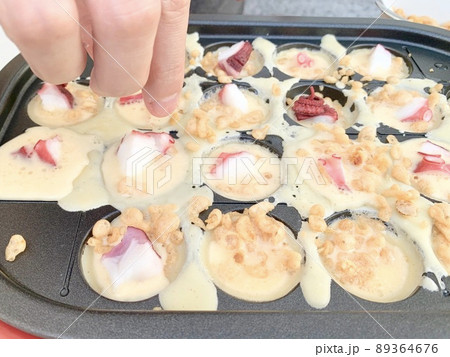 たこ焼きパーティー　写真素材 89364676