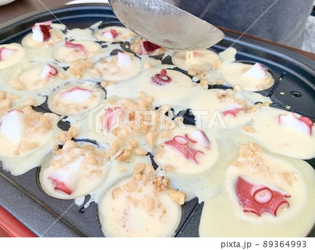 タコ焼きパーティーイメージ　写真素材 89364993