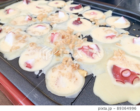 タコ焼きパーティーイメージ　写真素材 89364996