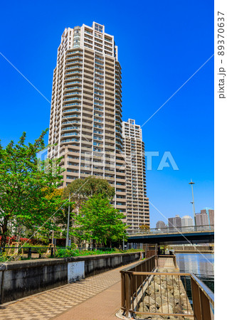 東京　江東区豊洲の都市風景　キャナルワーフタワーズ 89370637