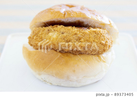 美味しいコロッケパン 89373405