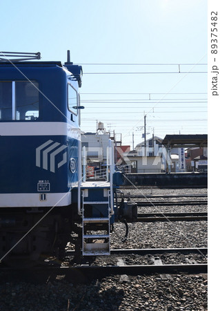 秩父鉄道を走る電気機関車 89375482