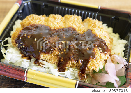 美味しい味噌ひれかつ重弁当 美味しい味噌ひれかつ重弁当 89377018