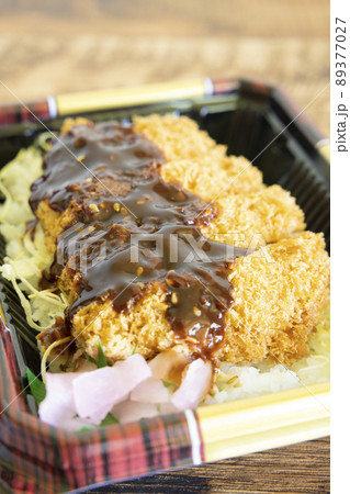 美味しい味噌ヒレカツ重弁当 美味しい味噌ヒレカツ重弁当 89377027