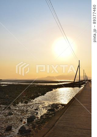 夕暮れの長部田海床路 熊本 夕暮れの長部田海床路 熊本 89377460
