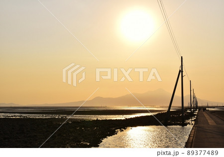夕暮れの長部田海床路 熊本 夕暮れの長部田海床路 熊本 89377489