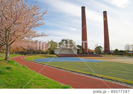 福岡県田川市石炭記念公園にある伊田坑二本煙突 福岡県田川市石炭記念公園にある伊田坑二本煙突 89377587