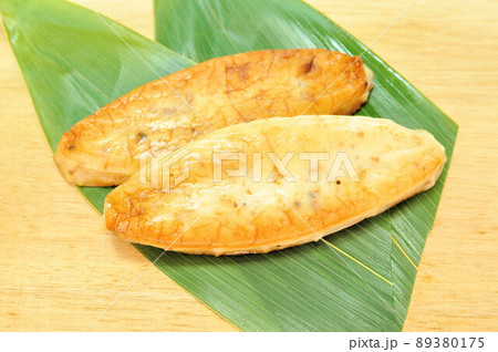 仙台名物の牛タン入り笹かま 89380175