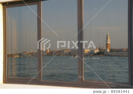 ヴェネツィアの夕景 89381441