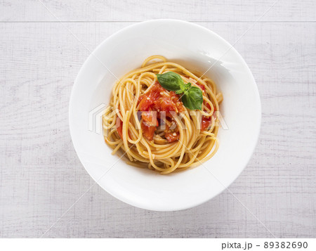 フレッシュトマトソースのパスタ 89382690