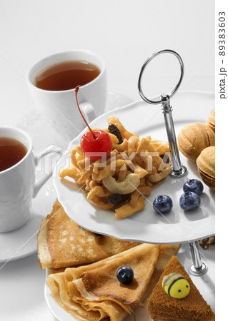 cups on white background 89383603