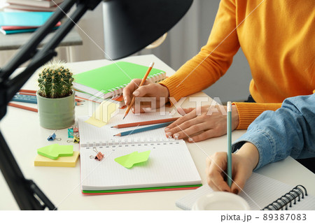 Concept of preparing to exams or tests 89387083