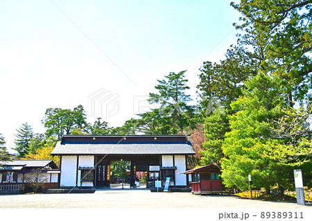 岩手県 平泉 世界遺産 毛越寺の山門 岩手県 平泉 世界遺産 毛越寺の山門 89389311