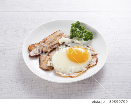 ベーコンエッグ 89390709