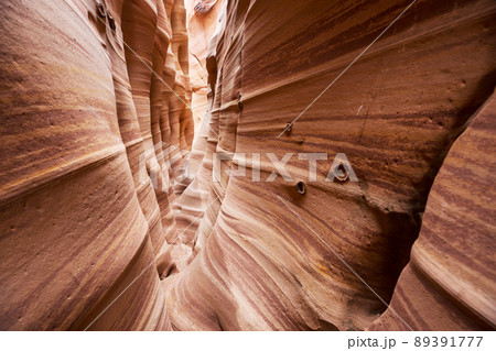 Slot canyon 89391777