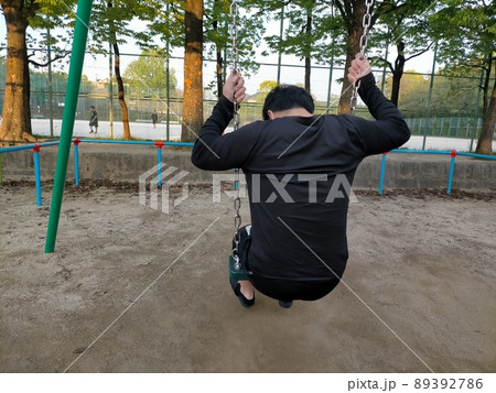 孤独な男性 89392786