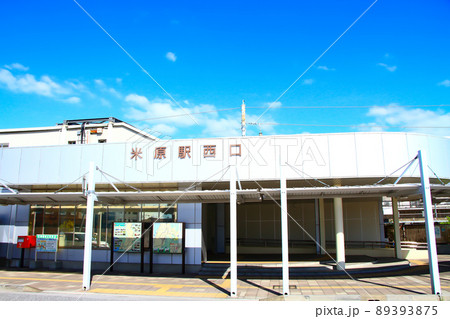米原市、JR米原駅の風景 89393875
