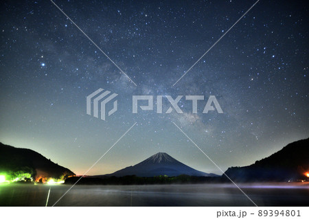 天の川と富士山 <精進湖> 天の川と富士山 <精進湖> 89394801