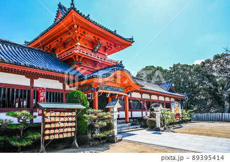 愛媛 道後温泉 伊佐爾波神社 急階段と赤い社 愛媛 道後温泉 伊佐爾波神社 急階段と赤い社 89395414