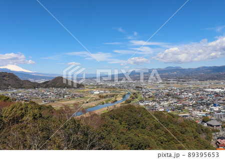 狩野川流域の街並み（静岡県伊豆の国市） 89395653
