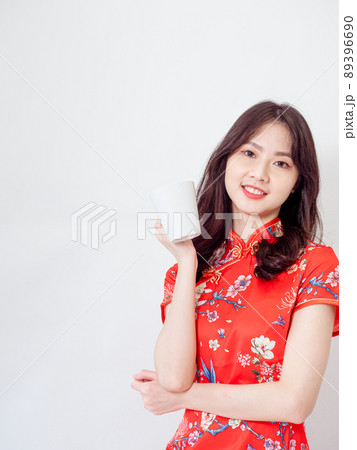女性 メス 女の人 89396690
