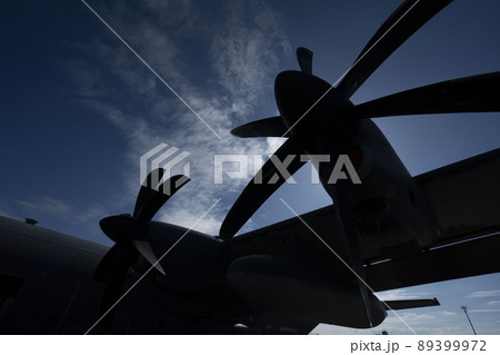 飛行機のプロペラエンジン、軍用機のハネ、戦闘機のエンジン 飛行機のプロペラエンジン、軍用機のハネ、戦闘機のエンジン 89399972
