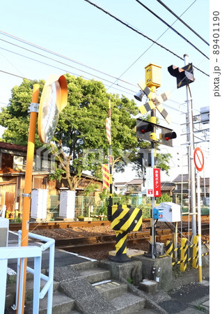 田舎にある踏切警報機 田舎にある踏切警報機 89401190