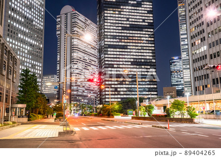 《東京都》新宿副都心・オフィス街の夜景 89404265